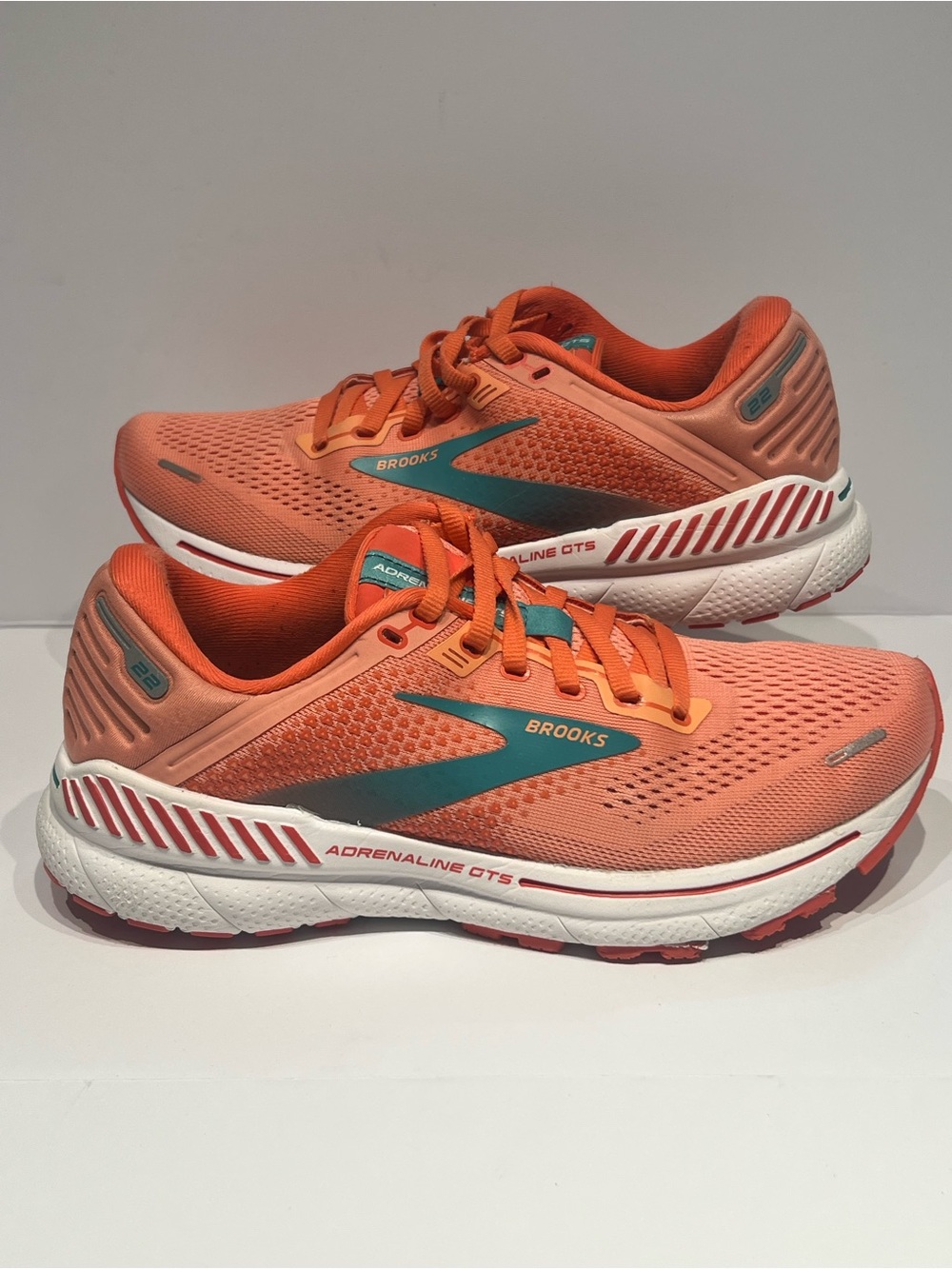 Brooks Adrenaline GTS 22 'Coral Sz 8